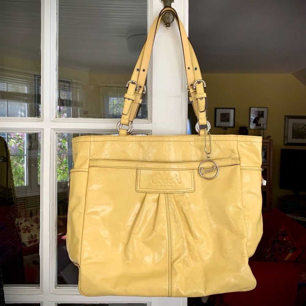 Vintage Y2K Coach Gallery East West Pleated Tote Handbag, in Canary yellow, EUC